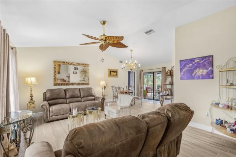 Villa ou maison à vendre à North Fort Myers, Floride: 3 chambres, 170.85 m2 № 2398287 - photo 4