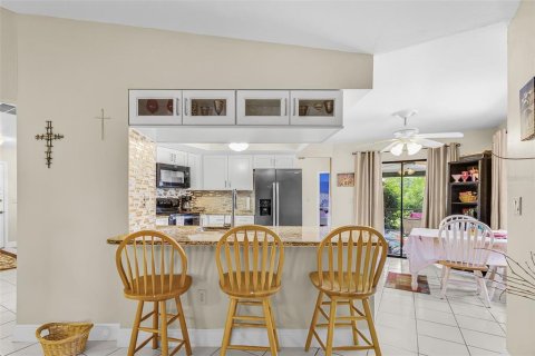 Villa ou maison à vendre à North Fort Myers, Floride: 3 chambres, 170.85 m2 № 2398287 - photo 12