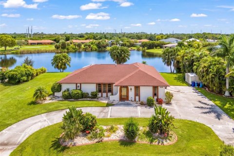 Villa ou maison à vendre à North Fort Myers, Floride: 3 chambres, 170.85 m2 № 2398287 - photo 30