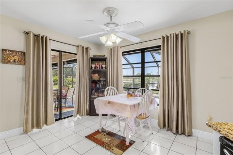 Villa ou maison à vendre à North Fort Myers, Floride: 3 chambres, 170.85 m2 № 2398287 - photo 10