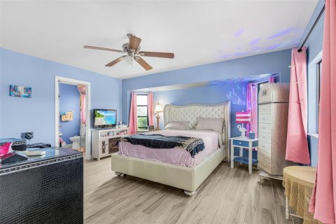 Villa ou maison à vendre à North Fort Myers, Floride: 3 chambres, 170.85 m2 № 2398287 - photo 19