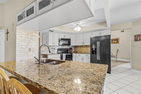 Villa ou maison à vendre à North Fort Myers, Floride: 3 chambres, 170.85 m2 № 2398287 - photo 8