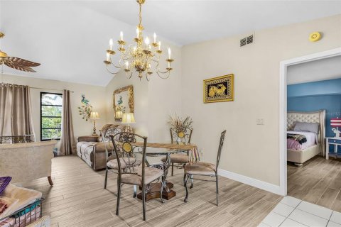 Villa ou maison à vendre à North Fort Myers, Floride: 3 chambres, 170.85 m2 № 2398287 - photo 7