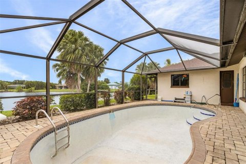 Villa ou maison à vendre à North Fort Myers, Floride: 3 chambres, 170.85 m2 № 2398287 - photo 24