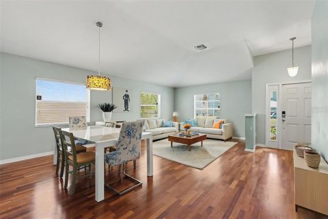 Casa en venta en Land O' Lakes, Florida, 4 dormitorios, 189.61 m2 № 2200492 - foto 4