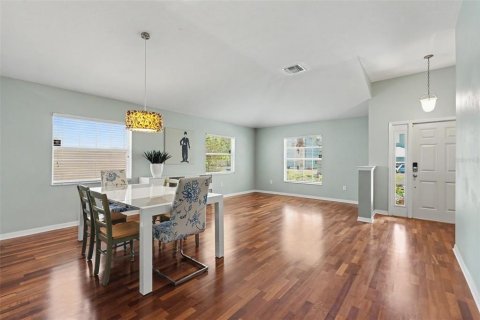 Casa en venta en Land O' Lakes, Florida, 4 dormitorios, 189.61 m2 № 2200492 - foto 5