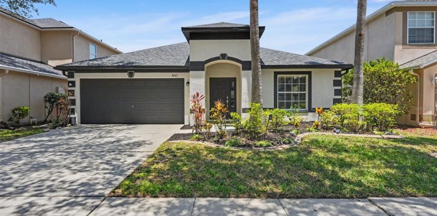 Casa en Land O' Lakes, Florida 4 dormitorios, 189.61 m2 № 2200492