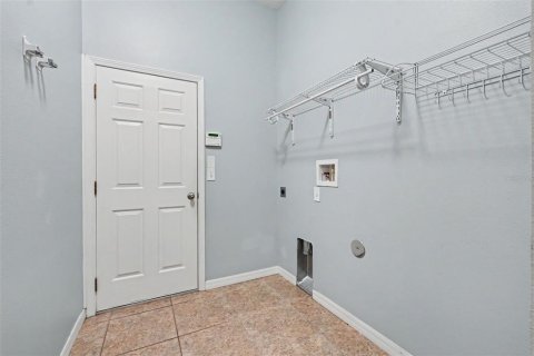 Casa en venta en Land O' Lakes, Florida, 4 dormitorios, 189.61 m2 № 2200492 - foto 8