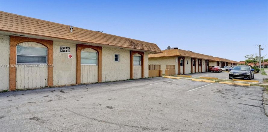 Condo à Lauderhill, Floride, 2 chambres № 1971064