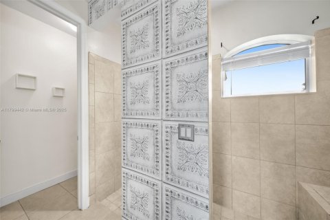 House in Cape Coral, Florida 3 bedrooms № 1713537 - photo 29