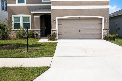House in Plant City, Florida 4 bedrooms, 254.37 sq.m. № 2216133