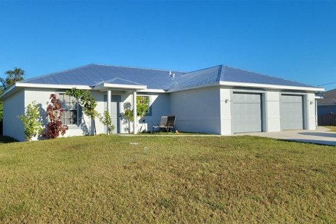 Duplex in Lehigh Acres, Florida 6 bedrooms, 206.43 sq.m. № 2123690 - photo 2