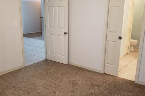 Duplex in Lehigh Acres, Florida 6 bedrooms, 206.43 sq.m. № 2123690 - photo 8