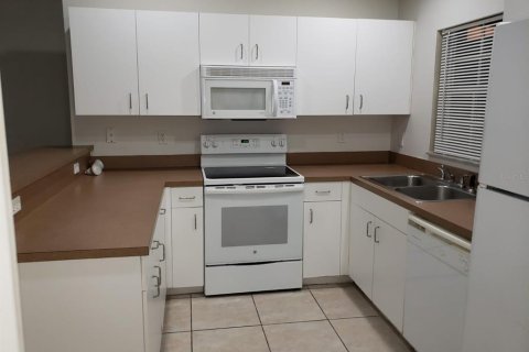 Duplex in Lehigh Acres, Florida 6 bedrooms, 206.43 sq.m. № 2123690 - photo 4