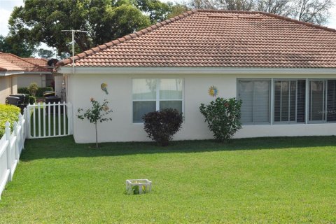 House in Winter Haven, Florida 3 bedrooms, 160.72 sq.m. № 1057228 - photo 15