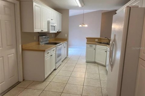 House in Winter Haven, Florida 3 bedrooms, 160.72 sq.m. № 1057228 - photo 7