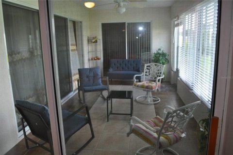 House in Winter Haven, Florida 3 bedrooms, 160.72 sq.m. № 1057228 - photo 13