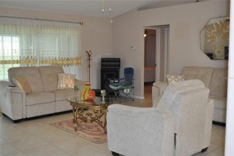 House in Winter Haven, Florida 3 bedrooms, 160.72 sq.m. № 1057228 - photo 19