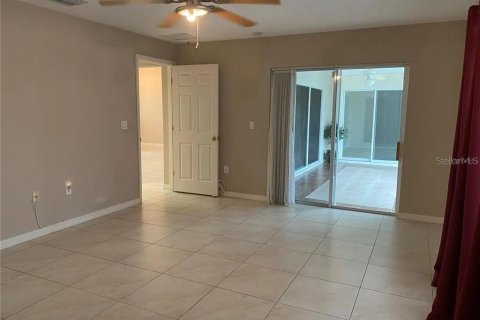 House in Winter Haven, Florida 3 bedrooms, 160.72 sq.m. № 1057228 - photo 4