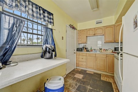 Villa ou maison à vendre à Miami, Floride: 3 chambres, 85.47 m2 № 2065847 - photo 12