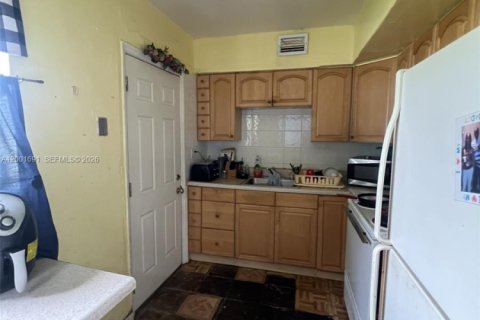 Villa ou maison à vendre à Miami, Floride: 3 chambres, 85.47 m2 № 2065847 - photo 4