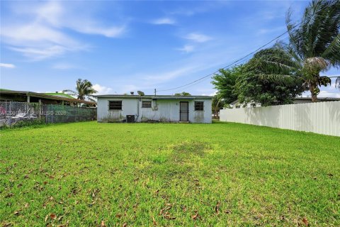 Villa ou maison à vendre à Miami, Floride: 3 chambres, 85.47 m2 № 2065847 - photo 16