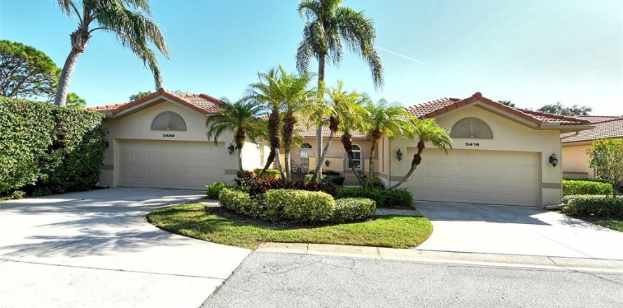 House in Sarasota, Florida 2 bedrooms, 140.56 sq.m. № 1723723