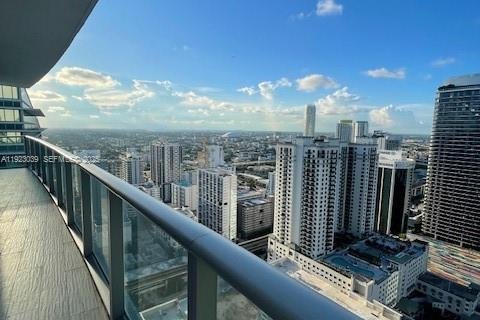 Copropriété à louer à Miami, Floride: 2 chambres, 84.54 m2 № 1976781 - photo 2