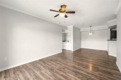 Condo in Orlando, Florida, 3 bedrooms  № 1829426 - photo 13