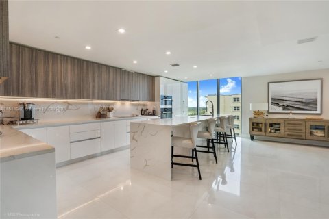 Condominio en venta en Pompano Beach, Florida, 7 dormitorios, 578.32 m2 № 1977988 - foto 10
