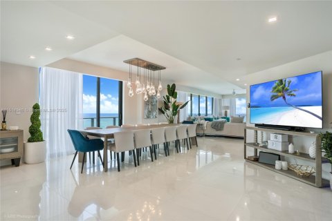 Condominio en venta en Pompano Beach, Florida, 7 dormitorios, 578.32 m2 № 1977988 - foto 12