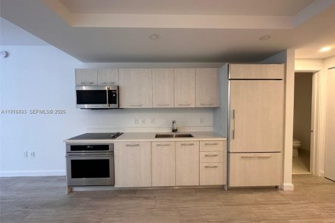 Condo in Miami, Florida, 1 bedroom  № 2040573 - photo 11