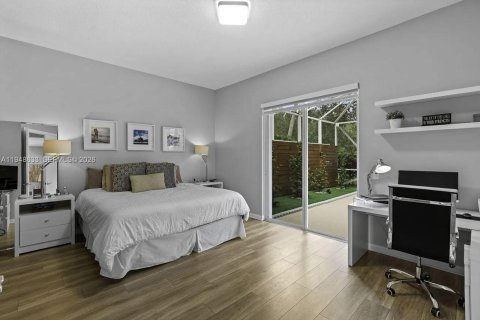 House in West Palm Beach, Florida 4 bedrooms, 193.61 sq.m. № 2004523 - photo 14