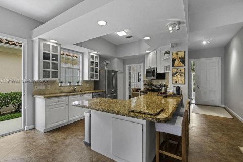 House in West Palm Beach, Florida 4 bedrooms, 193.61 sq.m. № 2004523 - photo 8