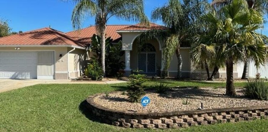 House in Palm Coast, Florida 3 bedrooms, 213.77 sq.m. № 879920