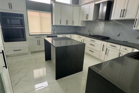 Купить виллу или дом в Мирамар, Флорида 7 спален, 352.66м2, № 1763138 - фото 20