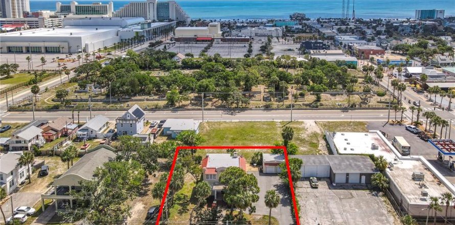 Commercial property in Daytona Beach, Florida 248.23 sq.m. № 1724840