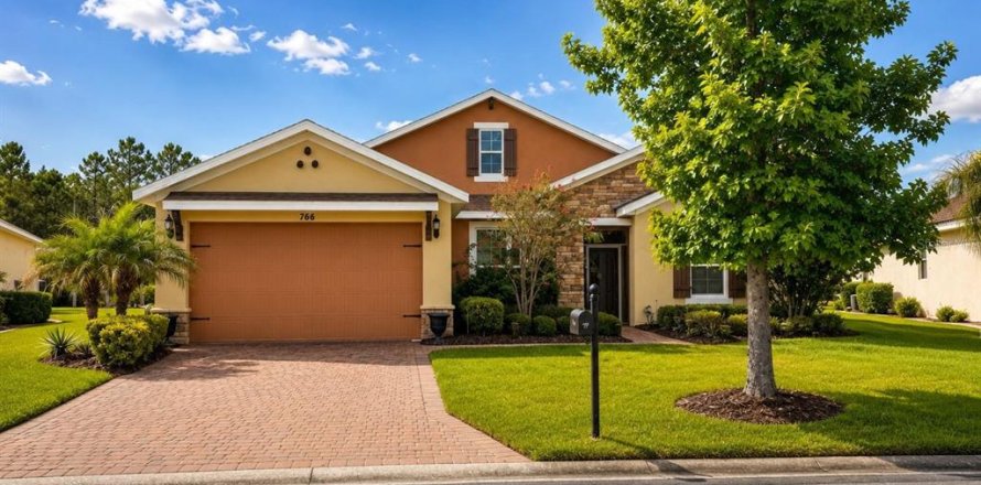 House in Kissimmee, Florida 3 bedrooms, 215.53 sq.m. № 2210007