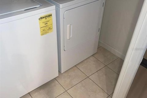 Copropriété à louer à Kissimmee, Floride: 3 chambres, 138.89 m2 № 2388147 - photo 13