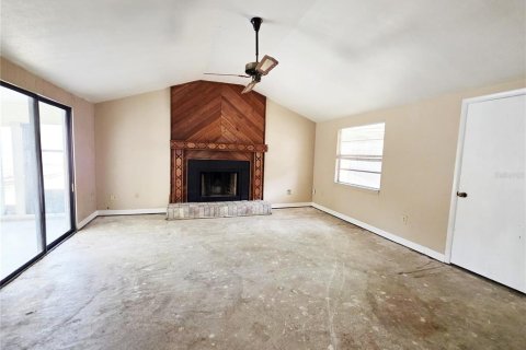 House in New Port Richey, Florida 3 bedrooms, 128.76 sq.m. № 2215490 - photo 8