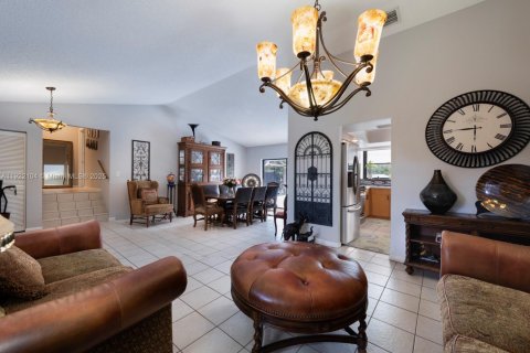 Villa ou maison à vendre à Miami, Floride: 4 chambres, 194.91 m2 № 1976029 - photo 6