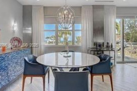 Copropriété à vendre à Hallandale Beach, Floride: 2 chambres, 132.11 m2 № 1976972 - photo 2