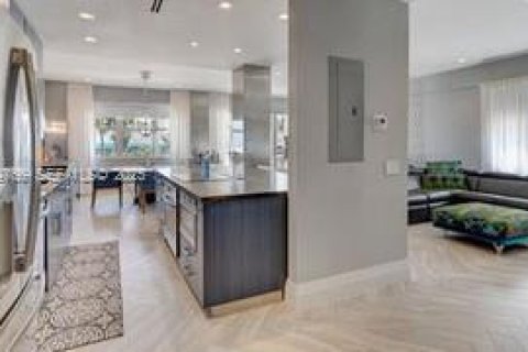Copropriété à vendre à Hallandale Beach, Floride: 2 chambres, 132.11 m2 № 1976972 - photo 12