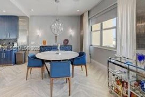 Copropriété à vendre à Hallandale Beach, Floride: 2 chambres, 132.11 m2 № 1976972 - photo 8