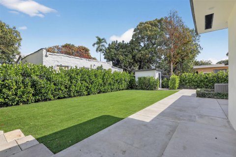 House in Miami, Florida 3 bedrooms, 106.56 sq.m. № 2185852 - photo 29
