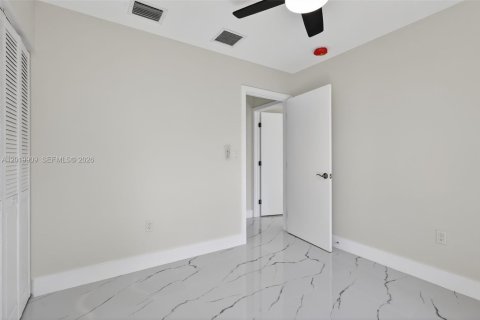 House in Miami, Florida 3 bedrooms, 106.56 sq.m. № 2185852 - photo 23