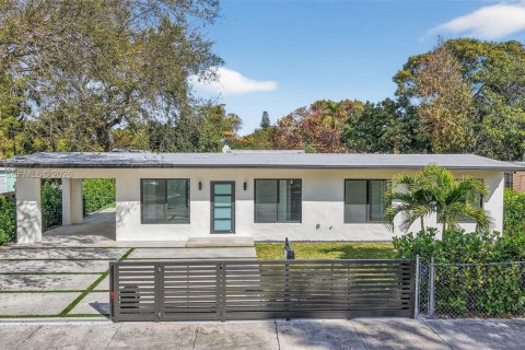 House in Miami, Florida 3 bedrooms, 106.56 sq.m. № 2185852