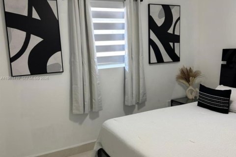 Купить виллу или дом в Майами-Гарденс, Флорида 4 спальни, 112.23м2, № 2033004 - фото 12