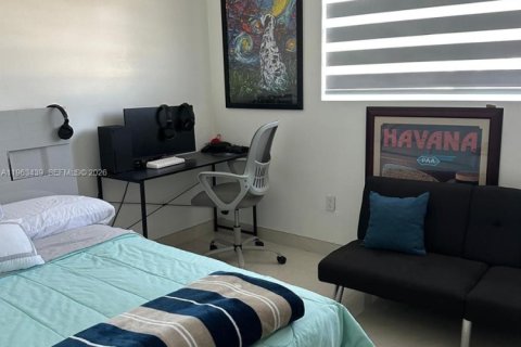 Купить виллу или дом в Майами-Гарденс, Флорида 4 спальни, 112.23м2, № 2033004 - фото 10