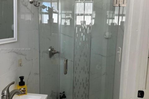 Купить виллу или дом в Майами-Гарденс, Флорида 4 спальни, 112.23м2, № 2033004 - фото 20